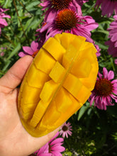 Load image into Gallery viewer, Mango | Nam dok mai | Thailand ~2kg Box (5 - 8 Mangos)
