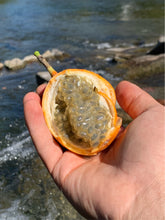 Load image into Gallery viewer, Passionfruit | Sweet Granadilla Box - 2KG