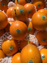 Load image into Gallery viewer, Passionfruit | Sweet Granadilla Box - 2KG