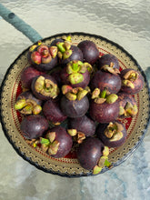 Load image into Gallery viewer, MANGOSTEEN | SAMPLER 4-8 PIECES (~1.1LBS)