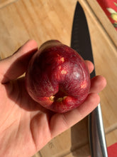Load image into Gallery viewer, OTIHEIT JAMAICAN APPLE | 2 LBS (4-8 UNITS)
